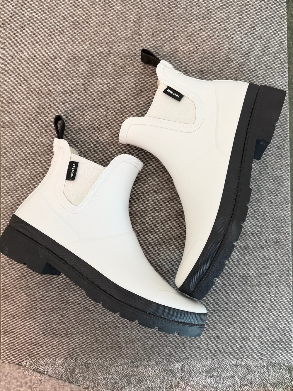 Tretorn White Chelsea-Style Ankle Rain Boots with Black Sole